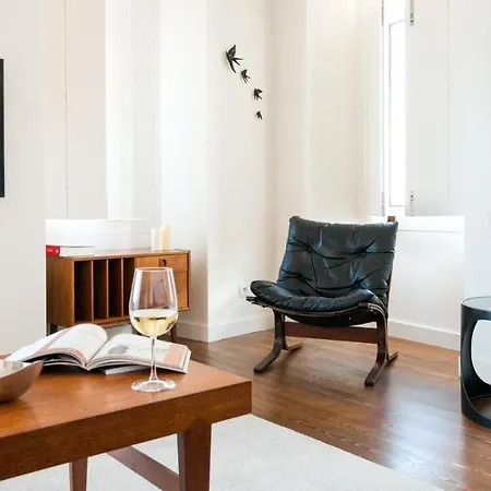 Plum Guide - Afterglow *